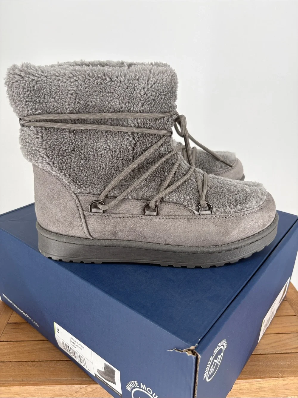 New Women's ISADOR Gray Fleece-Lined Winter Lace-Up Boots size 8